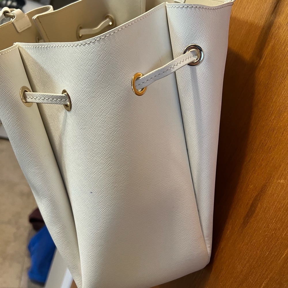 Handbag - Picture 4 of 5